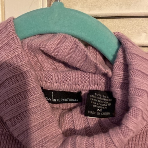 Moda international collaboration with Victoria’s Secret sweaterdress - Picture 4 of 6